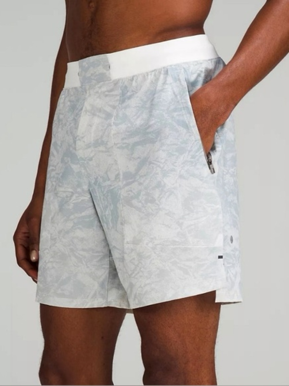 Lululemon T.H.E. Short Linerless 7" in the Gravel Dust Alpine White Multi colorw